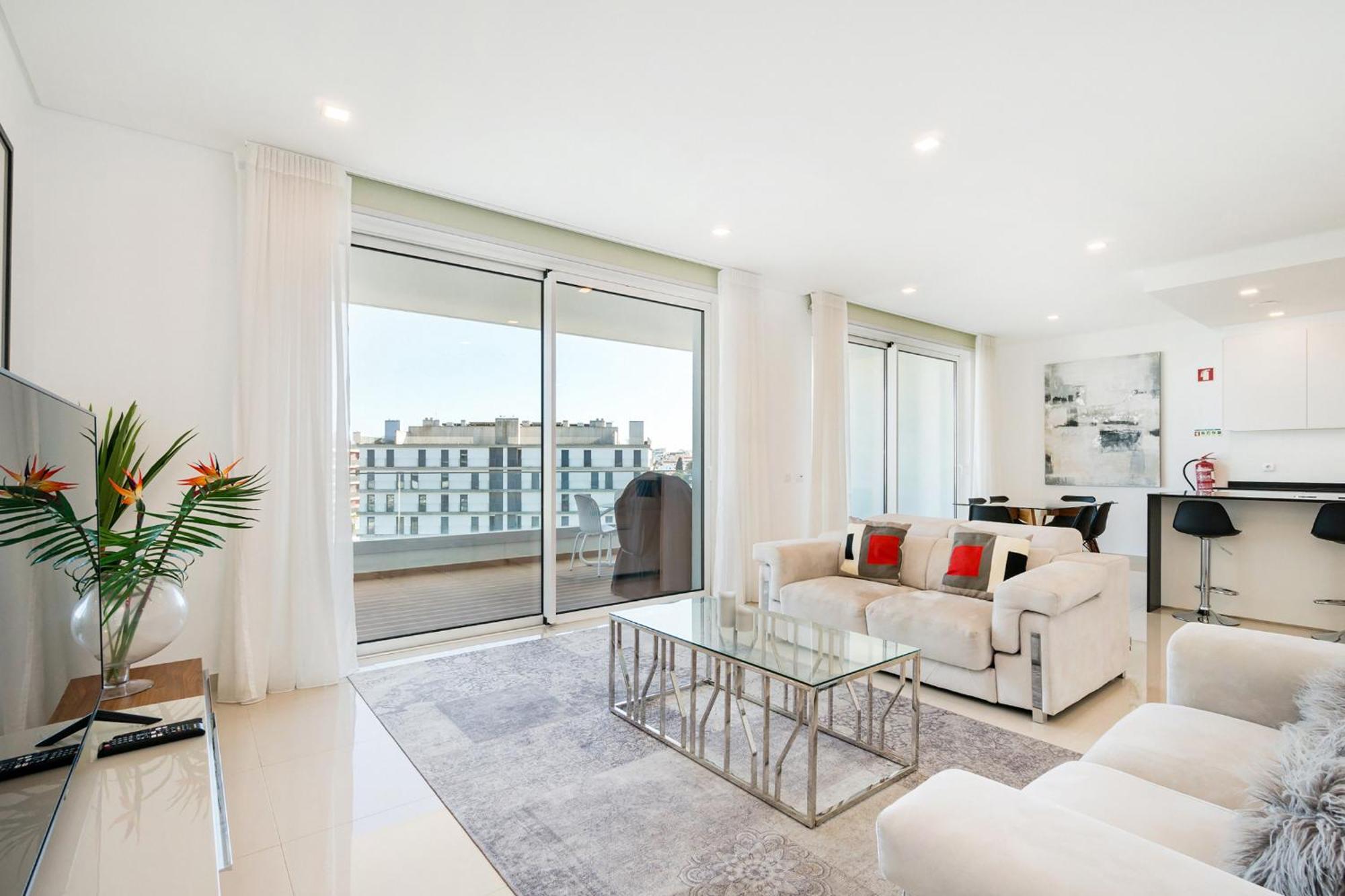 Modern T2 Near The Center ! Apartment *